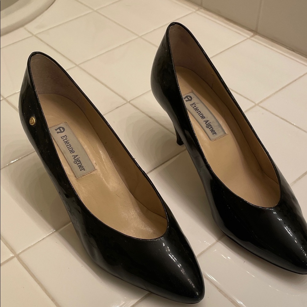 Etienne Aigner Classic Black Pumps